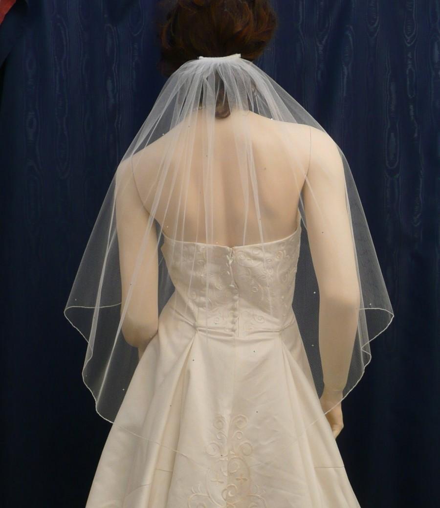 زفاف - Elbow  length Angel Cut Bridal Veil with a Delicate  Pencil Edge And accented with Scattered Swarovksi Rhinestones