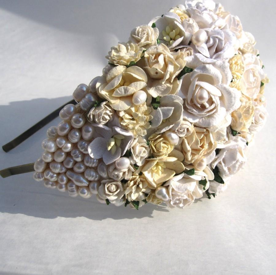 Hochzeit - Bridal Hat, Wedding Headpiece, fascinator in vintage look
