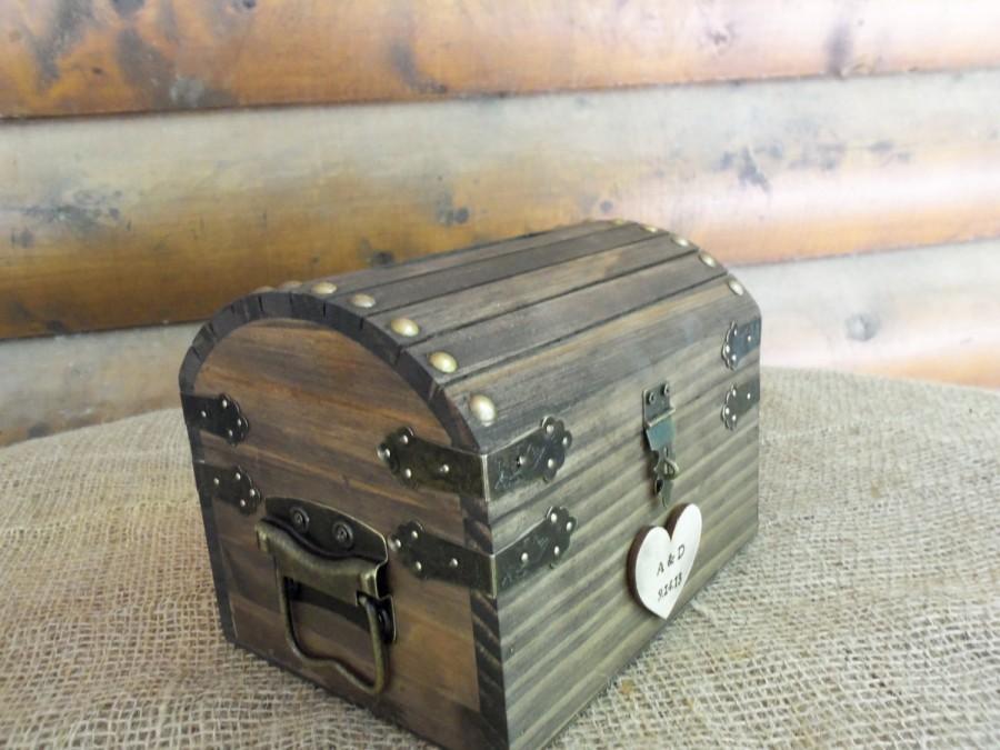 Свадьба - Cute Rustic Wedding Box with Personalized Heart, Slot and Lock/Key Set ALL Inclusive