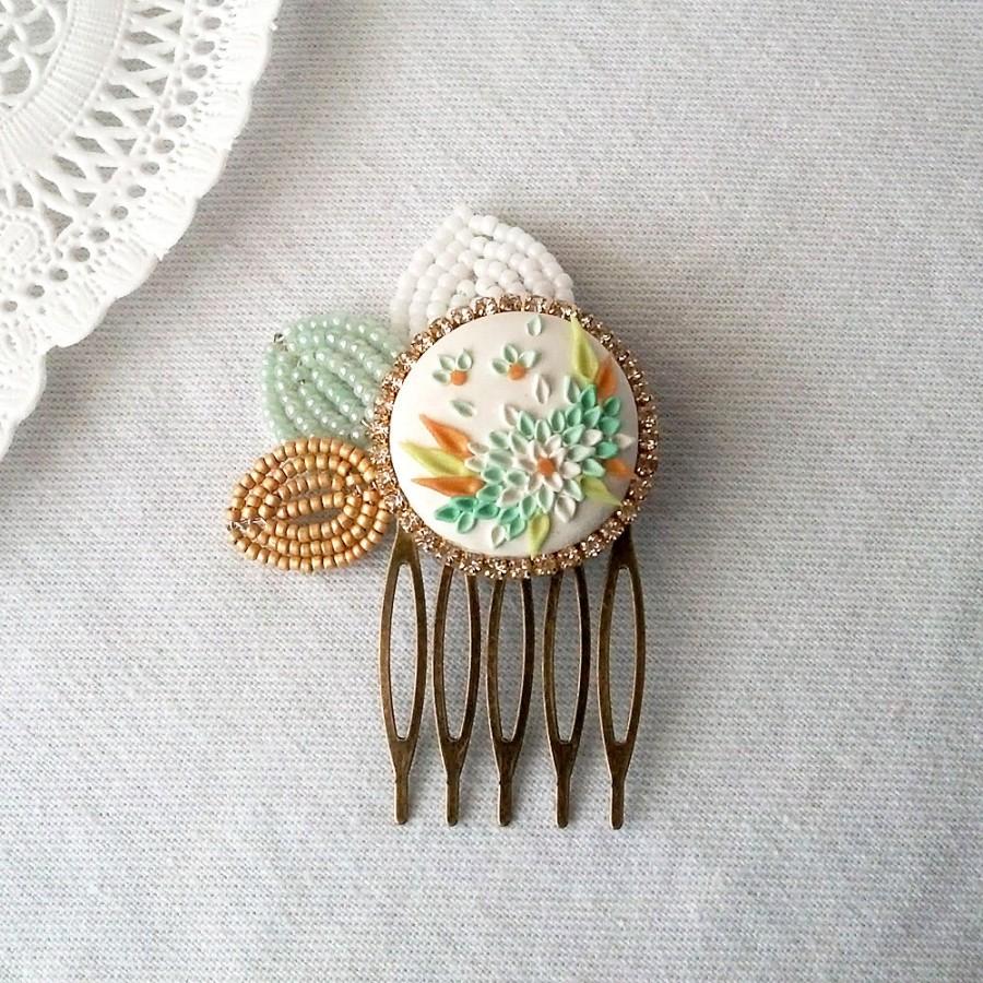 Mariage - wint-o-green - COMB - clay embroidery, french-beaded petals - white, mint, gold
