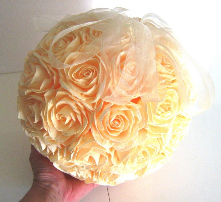 Mariage - Great crepe paper flower ball ivory Wedding hanging wedding pomander kissing balls  WEDDING centerpieces decor  flower girl beach wedding