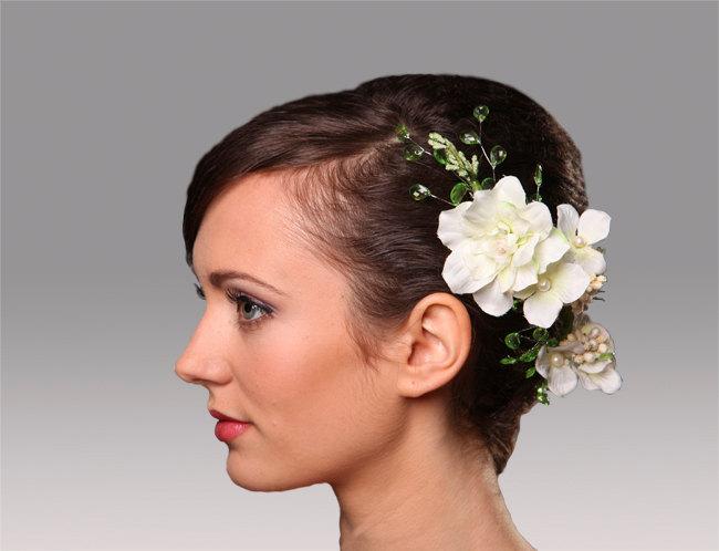 Свадьба - Decorative spring flower bridal hair ornament. Ready to ship.