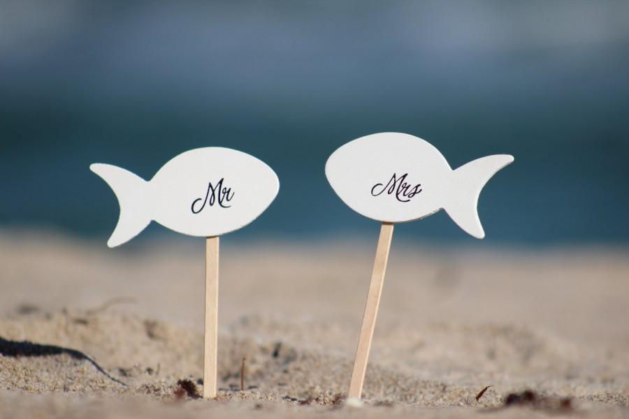 Hochzeit - Mr and Mrs Fish Wedding Cake Topper- Beach wedding - Bride and Groom - Rustic Country Chic Wedding