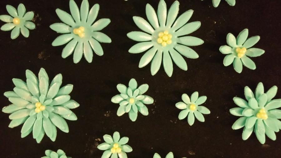 زفاف - 36 edible daisies - Sugar flowers gum paste/fondant flowers
