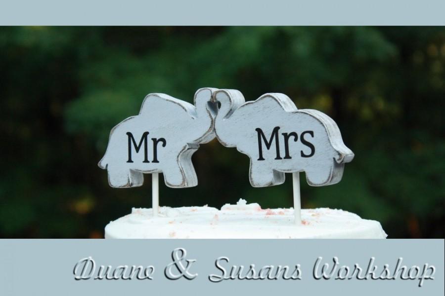 Wedding - mr and mrs Love Elephant cake topper, custom, party favor, shower favors, wedding, home decor, spring decor
