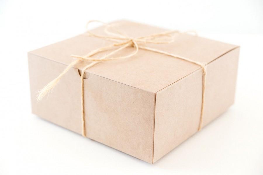 Hochzeit - 10 Large Square Kraft Gift Boxes 8x8x3.5