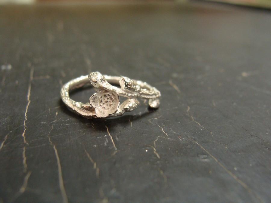 Свадьба - Wild Blueberry Branch Ring with Blueberry Bud Ring -- Twig Engagement Ring