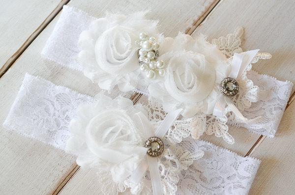 Hochzeit - White Bridal Garter Set with Shabby Chiffon Flowers, Pearls and Rhinestone Brooch