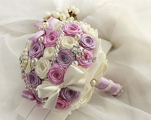 Wedding - Exquisite Lavender Pink Wedding Bouquet Roses Bow Knot Wedding Flowers Satin Ribbon Bridal Bouquet with Pearls Jewels Beads Rhinestones
