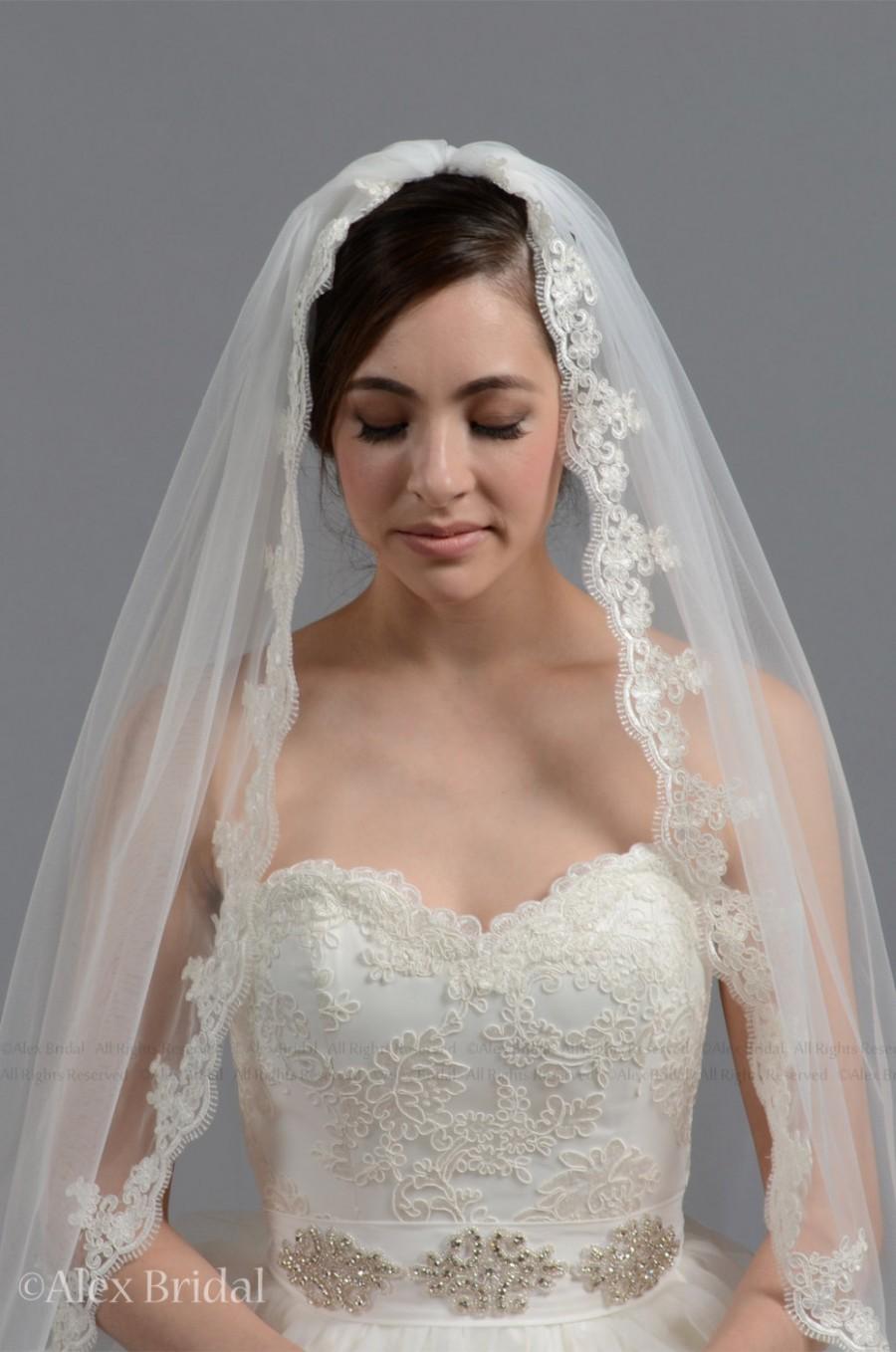 Mariage - Mantilla bridal wedding veil fingertip alencon lace