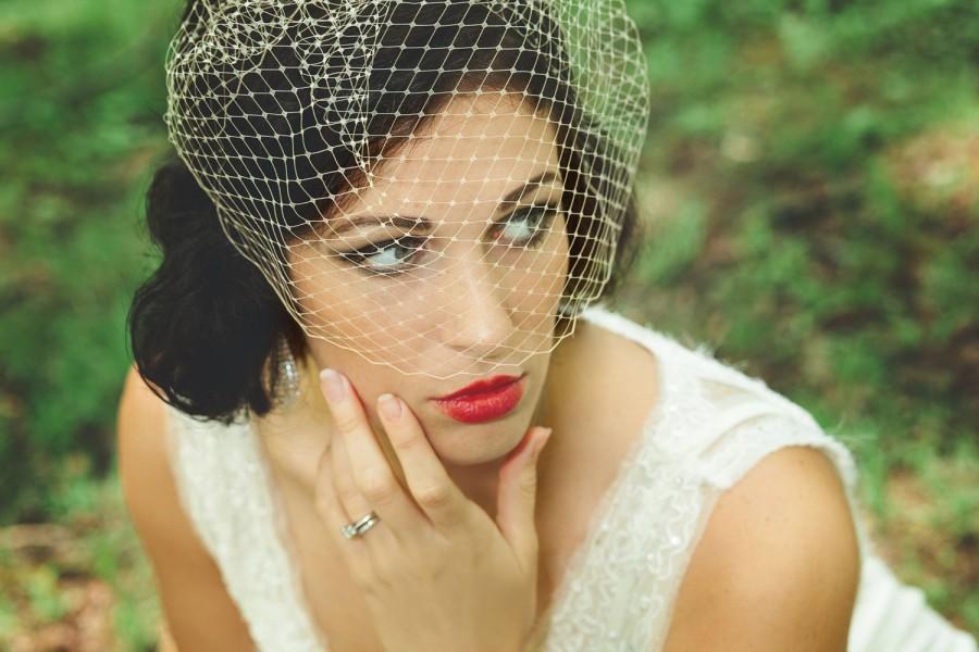Mariage - Champagne Birdcage Veil--Bridal Birdcage Veil in 9 inch netting, in champagne, ivory, white, blush or black