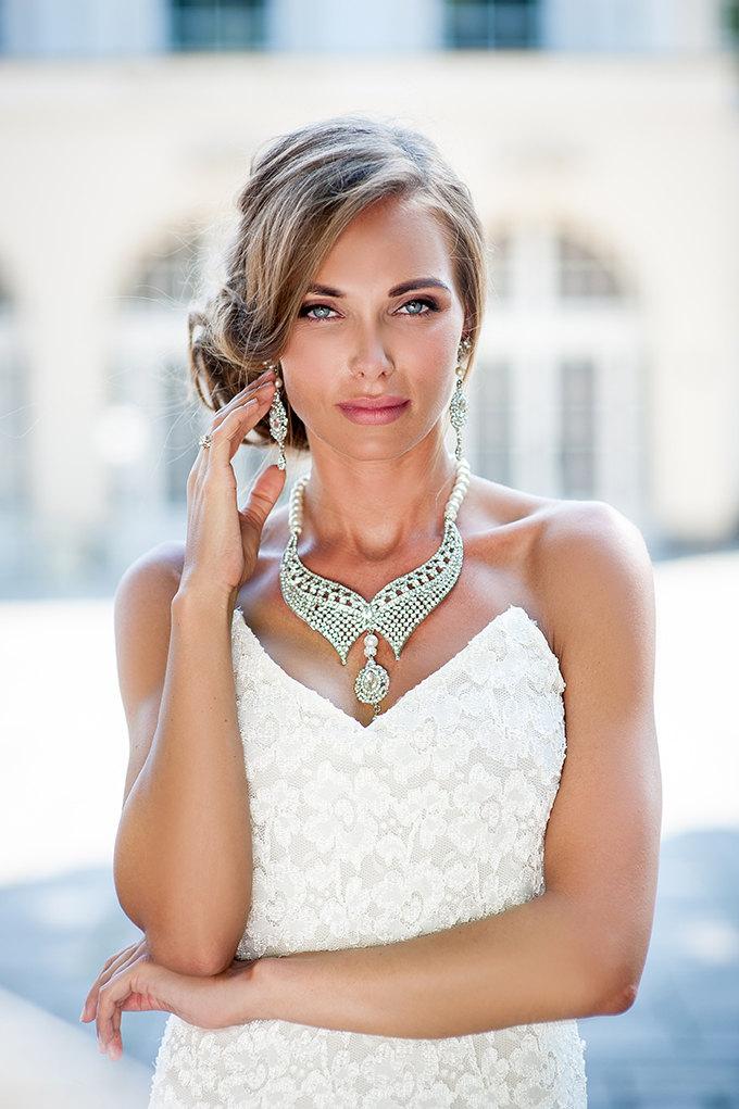 Свадьба - Backdrop crystals necklace. Bridal pearl necklace. Backdrop necklace. Back necklace pearls. Crystal necklace. Wedding necklace.