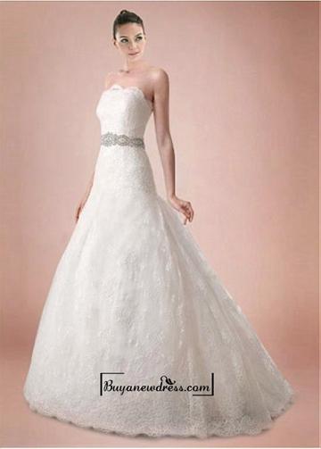 Свадьба - Alluring Tulle&Satin A-line Strapless Neckline Natural Waistline Wedding Dress
