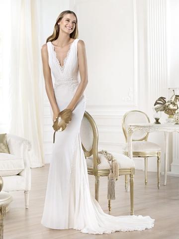 Mariage - Gorgeous V-neck And V-back Mermaid Wedding Dress Featuring Applique