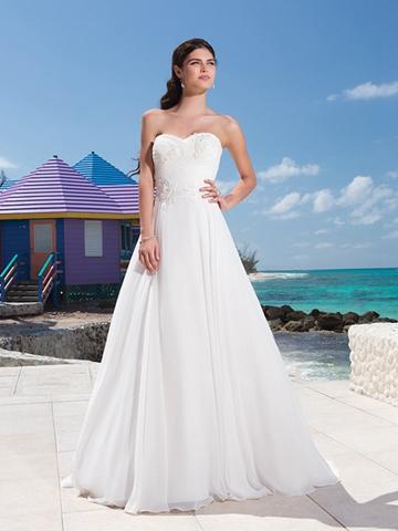 Mariage - Sweetheart Neckline And A Beaded Lace Appliques Ruched Bodice Chiffon Ball Gown