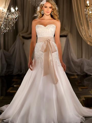 زفاف - A-line Beaded Lace Bodice Wedding Dress with Flowing Chapel Train