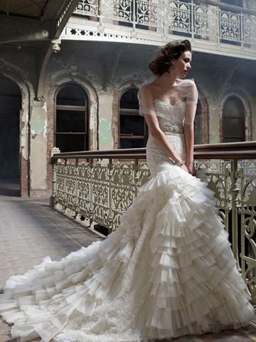 Свадьба - Rococo Inspired Sweetheart Wedding Dress with Pleated Lace Net Godets Skirt