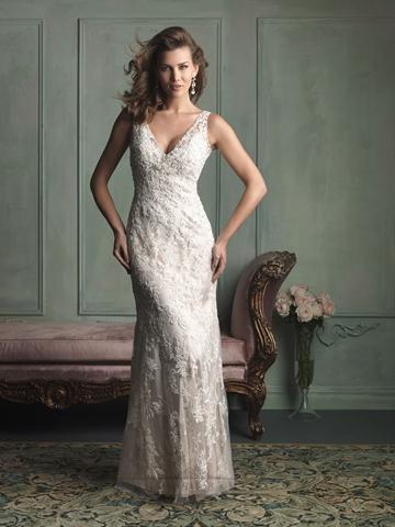Свадьба - Romantic Lace Appliques V-neck and V-back Floor Length Wedding Dress