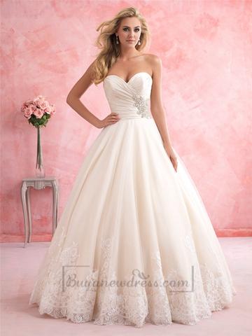 Hochzeit - Gorgeous Strapless Sweetheart A-line Wedding Dress