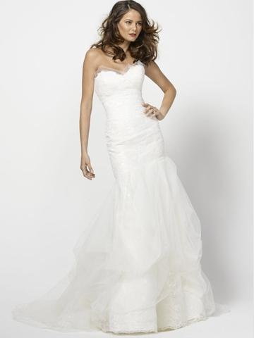 Hochzeit - Ivory Sequined Lace Strapless Fit and Flare Trend Wedding Dress with Sweetheart Neck