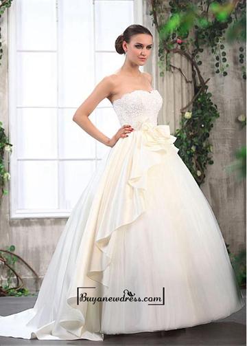 Свадьба - Alluring Tulle & Satin Ball gown Sweetheart Neckline Empire Waist Floor-length Wedding Dress with Lace Appliques