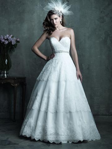 Hochzeit - Strapless Sweetheart Lace Layered Ball Gown Wedding Dress