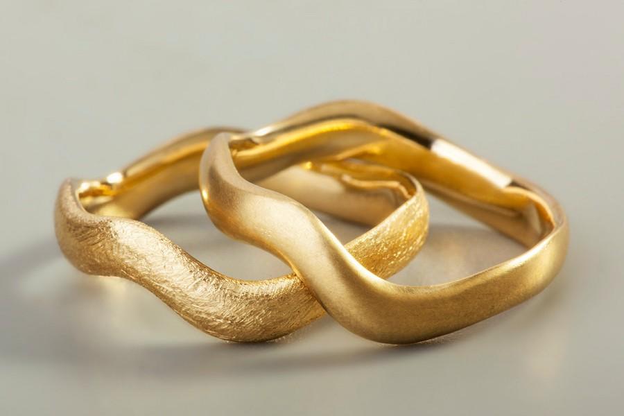 زفاف - Gold Wave Ring, 18k Gold Wedding Band, Gold Wedding Ring, Unisex Wedding Band, Stackable Wedding Band, Custom Made