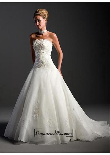 Mariage - Beautiful Elegant Exquisite A-line Wedding Dress In Great Handwork