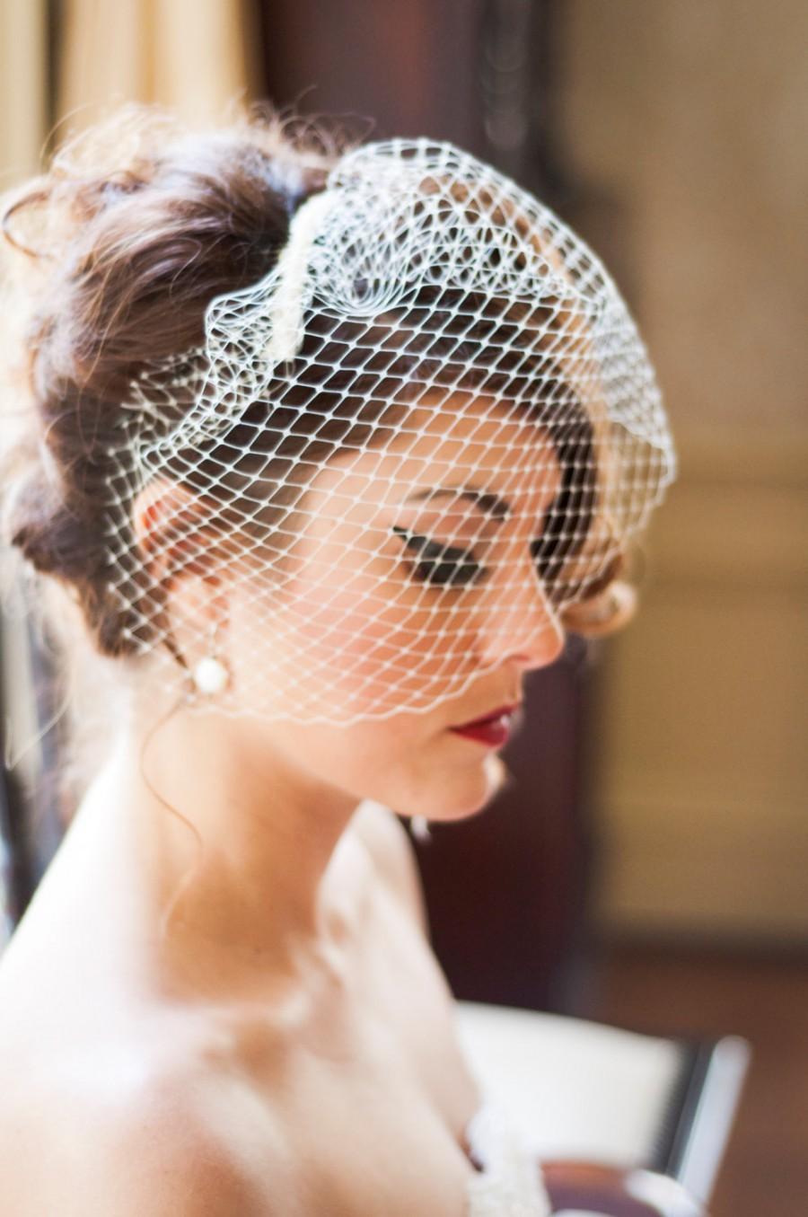 Hochzeit - Birdcage Veil - IVORY OR WHITE - with hair comb