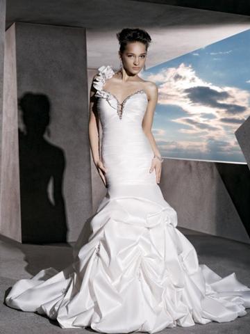Hochzeit - Ruched Taffeta Perfect Sweetheart Wedding Dress with One Shoulder Strap