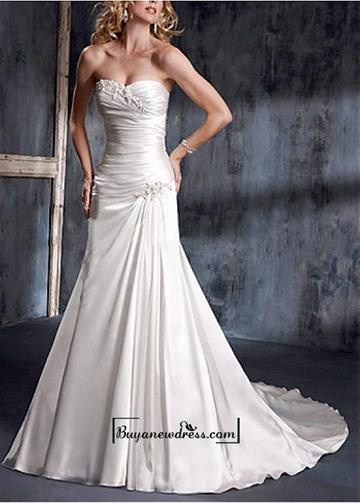 Hochzeit - A Stunning Strapless Slight Sweetheart Wedding Dress