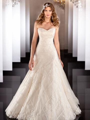 Mariage - Sweetheart Lace Appliques Cross Net A-line Wedding Dress