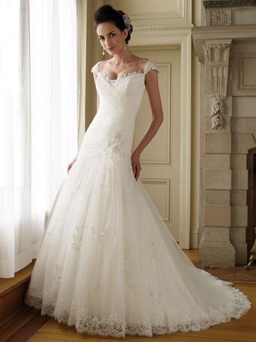 Hochzeit - Perfect A-line Wedding Dress with Lace Cap Sleeves and Sweetheart Neckline