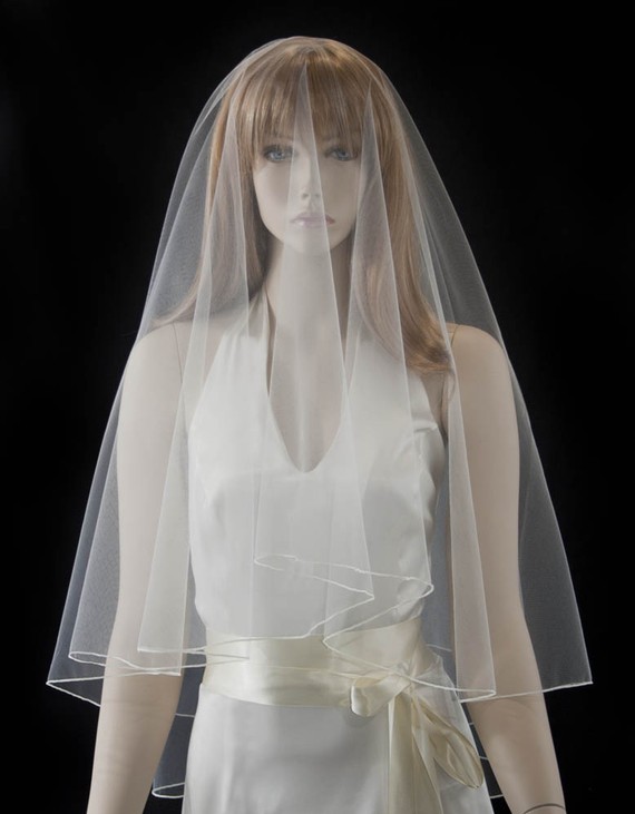 Hochzeit - Wedding veil - 2 layer drop veil with a finished edge - 30x36 inch