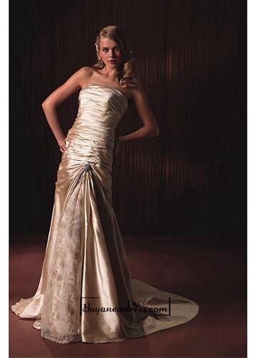 Hochzeit - Beautiful Elegant Exquisite Satin Sheath Wedding Dress In Great Handwork