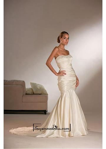 Hochzeit - Beautiful Elegant Exquisite Satin Mermaid Strapless Beaded Wedding Dress In Great Handwork