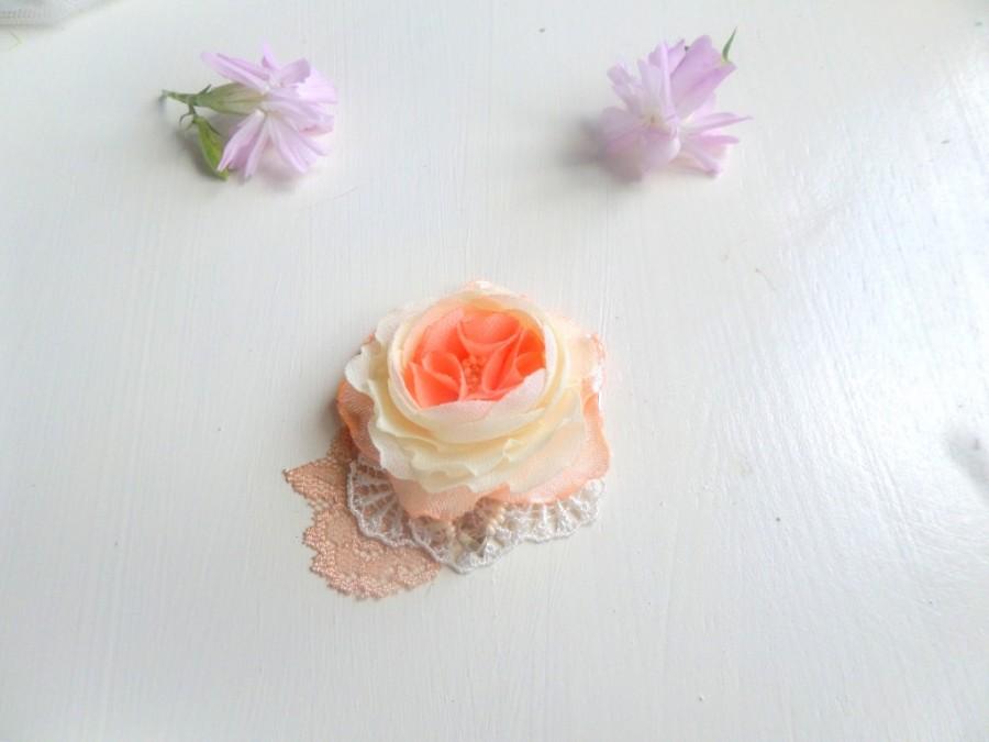 Hochzeit - Clip for hair, Peach and vanilla rose, Flower in hair, Wedding, Bridal hair clips, Accessories hair, Girl flower, small peach rose flower