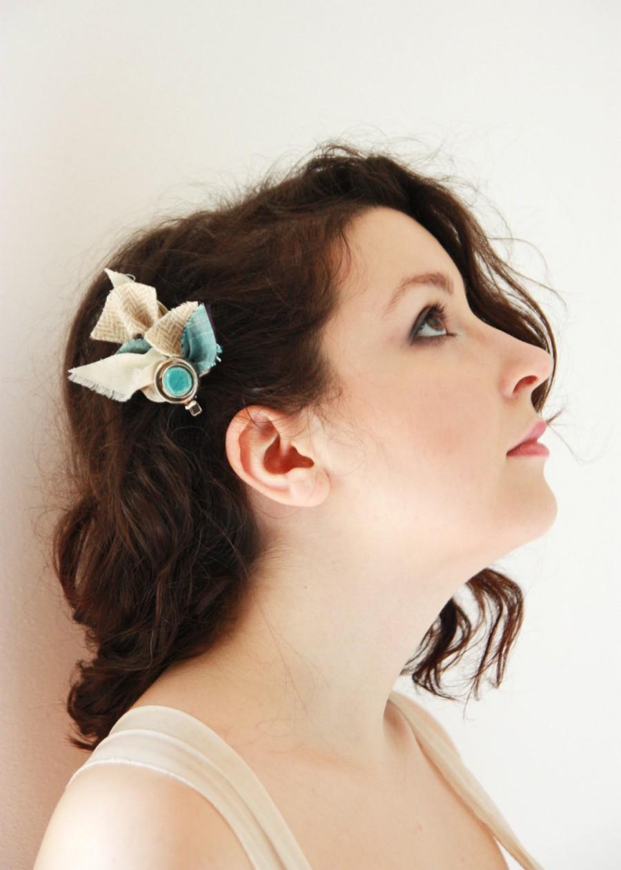 Mariage - Fabric Hair Clip , Feather Tourquoise and Cream Clips, Vintage Button - weddings - Something Blue