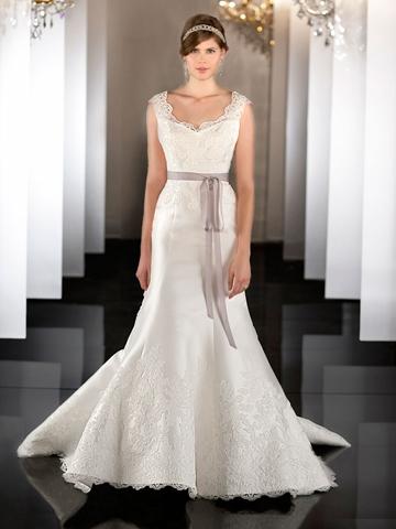 Wedding - Fit Flare Scalloped Neckline Lace Appliques Wedding Dress with Detachable Chapel Train