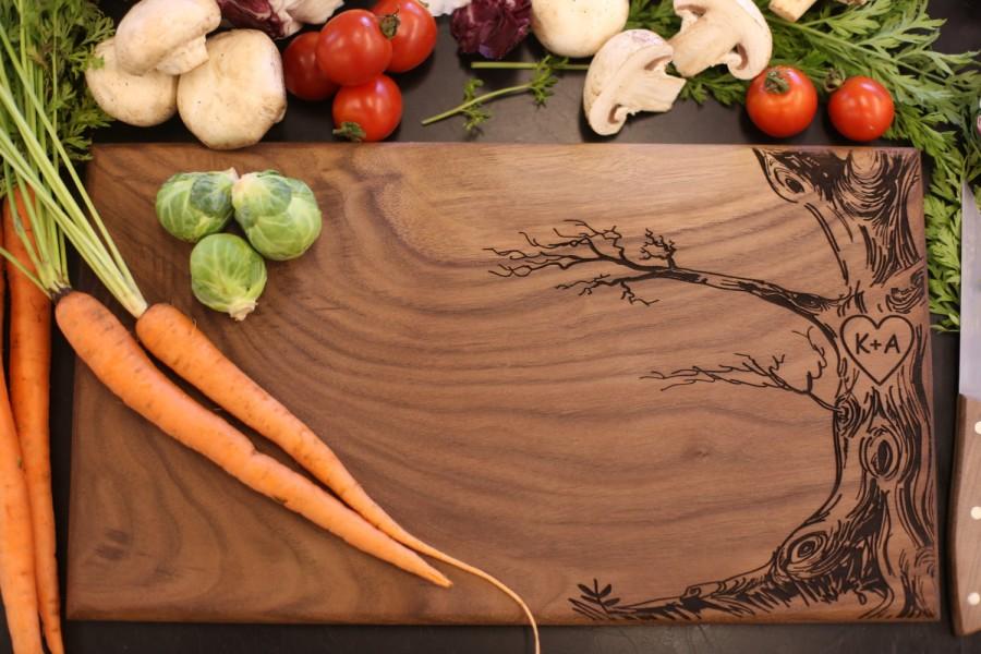 Mariage - Personalized Cutting Board Newlyweds Christmas Gift Bridal Shower Gift Wedding Gift Engraved Love Tree (Item Number MHD20019)