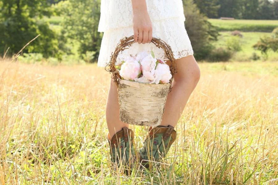 Mariage - Birch Flower Girl Basket Flower Basket Birch Wedding Decor Planter Rustic Flower Girl Basket Barn Wedding 