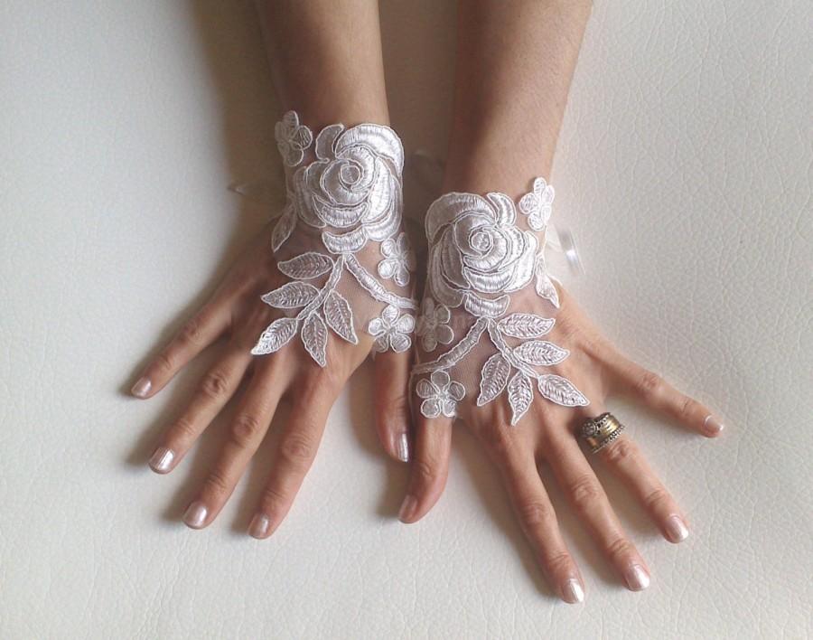 Hochzeit - White or Ivory Wedding gloves bridal gloves lace gloves fingerless gloves ivory gloves french lace gloves free ship