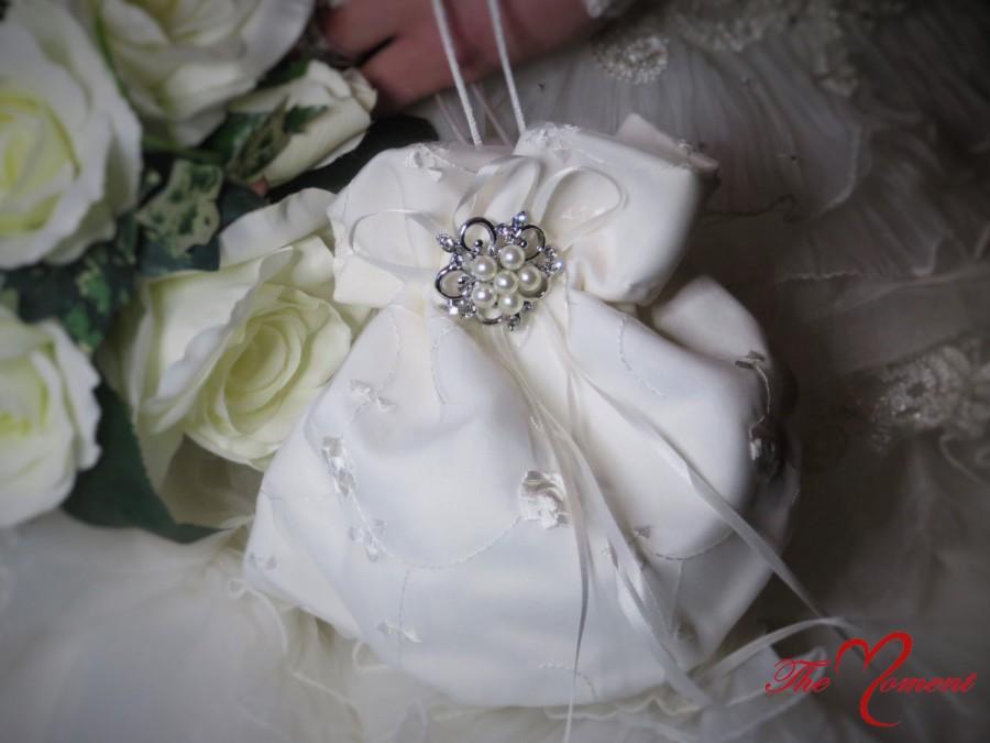 زفاف - Wedding Dollar Dance Bag, Bridal Money Bag, White or Ivory Satin Wedding Purse