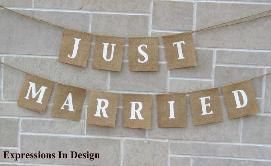 Hochzeit - Just Married Banner  /  Burlap Banner  /  Wedding Banner  /  Reception decoration  /  Shower  /  Rustic / Photo Prop