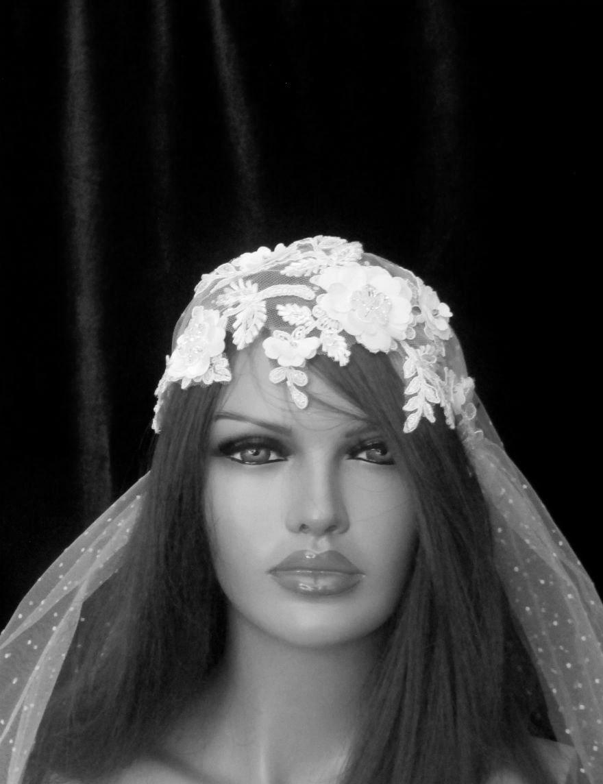 Свадьба - Bridal Juliet Cap Veil Ivory Wedding Veils Bridal Applique