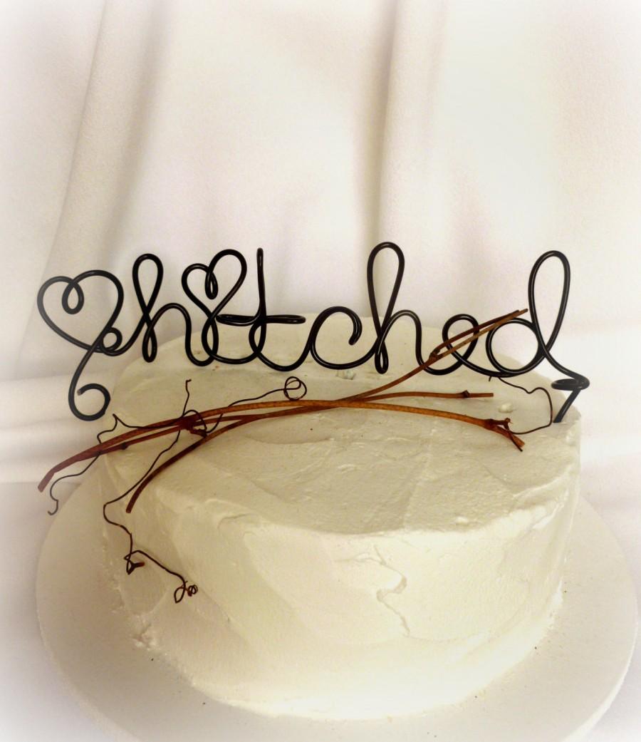Hochzeit - Rustic Wedding Cake Topper, Fun Wedding Decor, Hitched  6 Inch