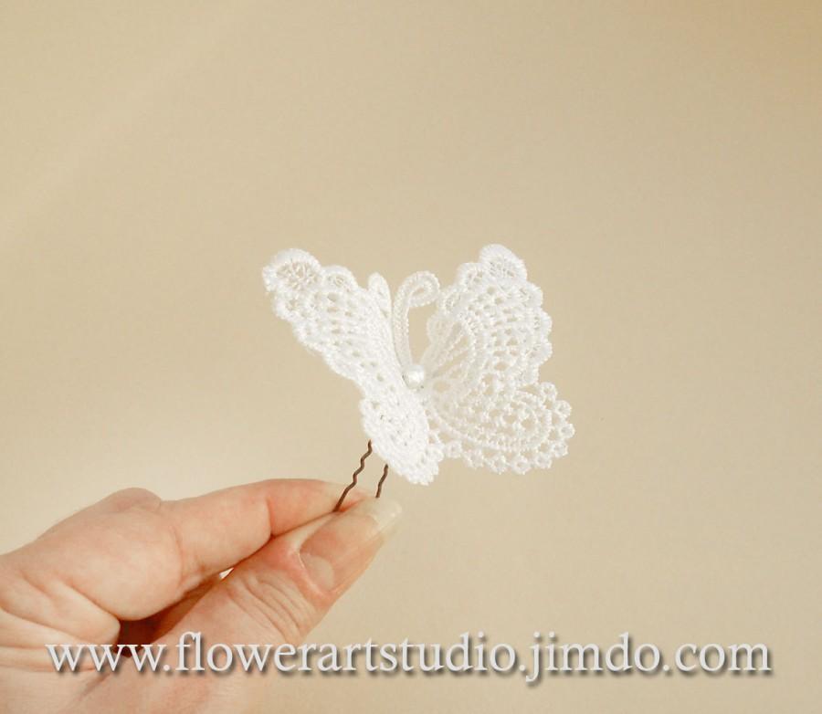 Wedding - Butterfly hair pin, Wedding Lace Clip, Ivory Lace Butterfly, Flower Girls Hair pin, Bridal hair accessories, Butterfly Head Piece.