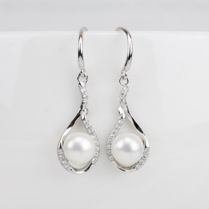 Свадьба - small pearl earrings,hanging pearl earring,earring for girls,freshwater inexpensilve pearl earings,jewelry with pearls,pearls earrings