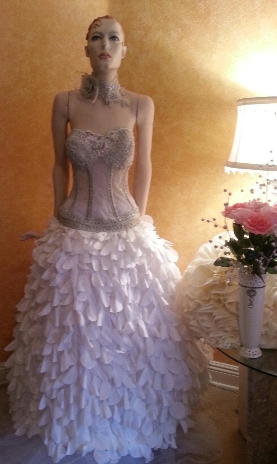 زفاف - Sample Gown Listing / Stunning Victorian Sheer Bejeweled Boned White And Silver Corset Bustier Taffeta Petal Bridal Ball Gown