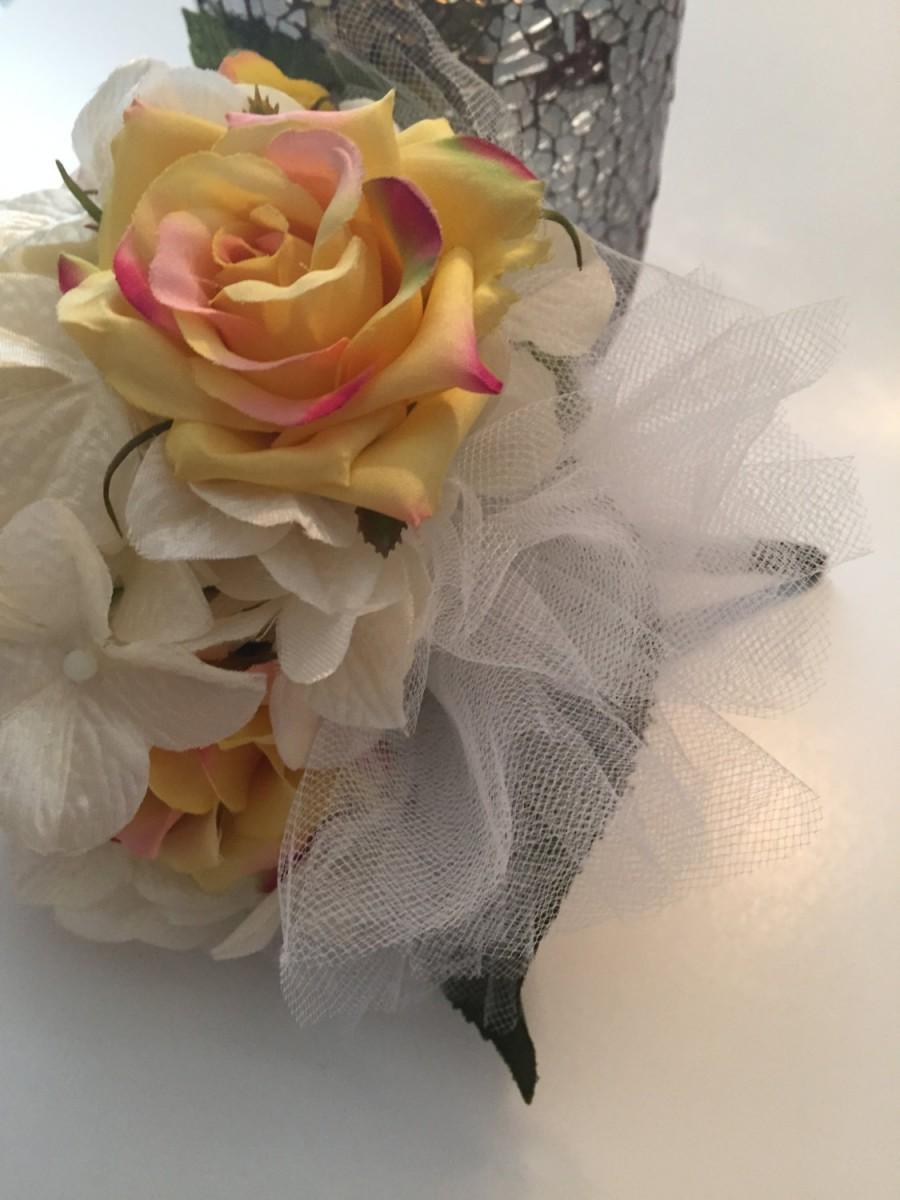 Mariage - Bride's Toss Away Bouquet,  Yellow Throw Away Bouquet, Wedding